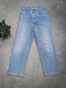 straight fit jeans