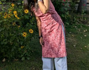 Women Sleeveless Kurti