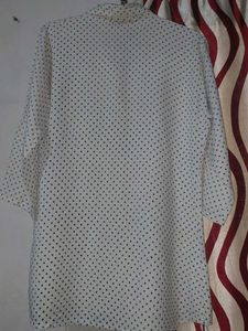 Women White &amp; Navy Blue Regular Fit Knitted Polka