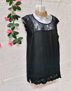 Size L 🎁Buy 2 Get 1 Free 🎁Lace Detail Top
