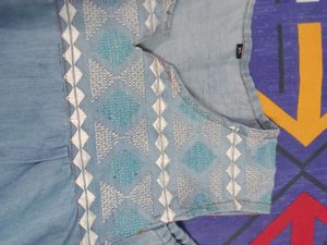I&#39;m Selling A Shoulder Cut Top
