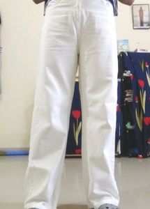 Premium White Straight Fit Denim Jeans – Timeless