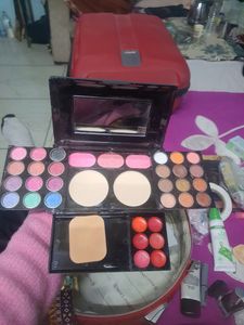 3 Compartments All In 1 Makeup Kit