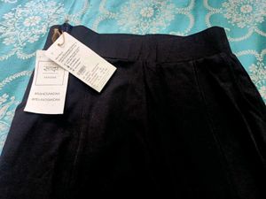 New SAADAA Women&#39;s 4 Way Black Stretchable Pant