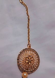 Golden Pendant Sat