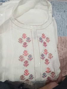 Embroidered Floral White Tunic