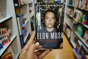 🆕 Elon Musk Biography Book By Ashlee Vance