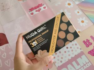 Huda Girl Contour Palette