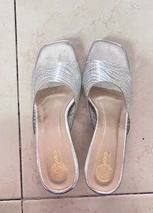 BRAND NEW HEELS