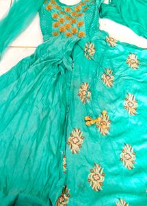 1pece Gown With Leggings And Duppta