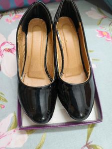 Black Patent Pointed Toe Heels