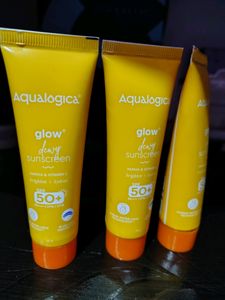 Aqualogica Papaya &amp; Vitamin C Spf 50+ Sunscreen