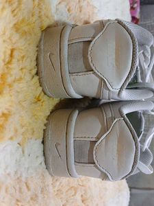 White Nike Woman Shoe