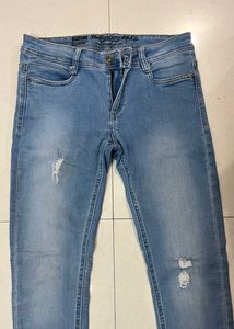 Price Drop Alert💥Distressed Light Wash Jeans
