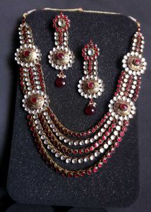 Kundan Jewellery Set