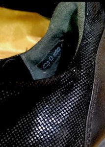 Authentic Ziera Shimmer Shoe