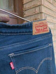 Levi&#39;s Dark Wash Skinny Jeans