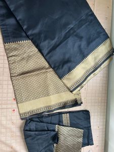 Elegant Black &amp; Gold Saree