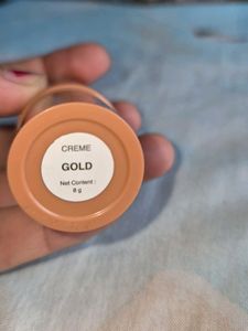 Cheeky Shine Highlighter Gold