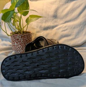 Woodland  Flip Flops (not leather) size 7🔥