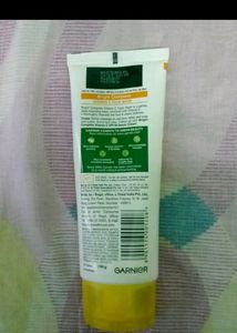Garnier Vitamin-c Face Wash For Men