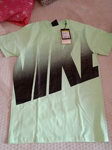 Nike Training Tee brand new