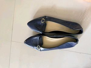 Navy Patent Leather Pointed-Toe Flats