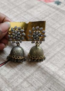 Grey Earing