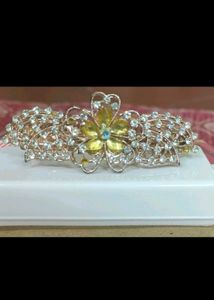 Sarees And Clips