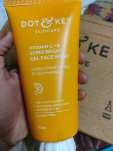 DOT & KEY Vitamin C Face Wash