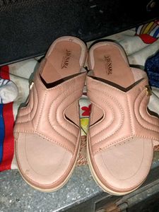 Casual Vibes: Discovering Your Perfect Pair of Fli