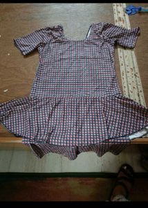 Patterned swimming suit