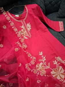 Elegant Pink Embroidered Kurta Set