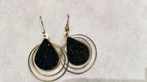 Set Of 2 Earrings And One Batch