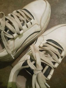 White Sneakers 🌸