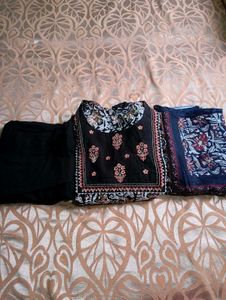 Elegant Black and White Embroidered Kurta