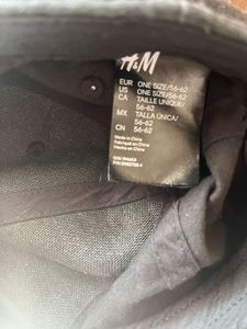 h&amp;m black cap