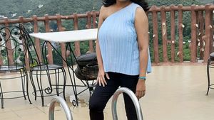 One Shoulder Top.. Vacation Special