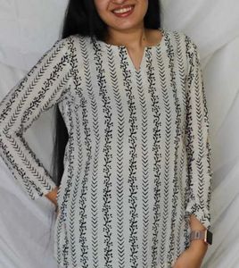 Sangouri Women Printed  Straight Kurta