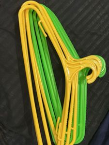 Plastic Hangers 10 Pieces