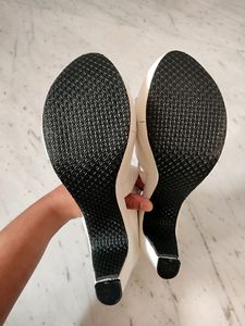 WHITE HEELS , Size :- UK-7 / EURO-40