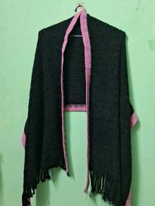 Cozy Black & Pink Knit Shawl 🩷🖤