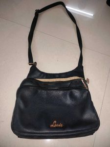 Sling Bag With Multiple Compartment