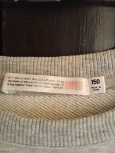 UNIQLO SWEATSHIRT