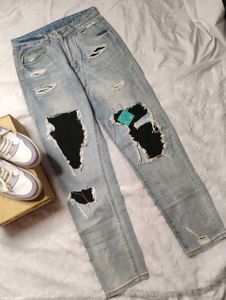 😌🤌Ripped Light Wash Jeans😌🤌