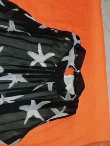 Star Print Sleeveless Top