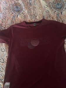 maroon tshirt for men super comfortable