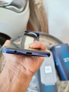 VIVO Z1X UNUSED SMARTPHONE