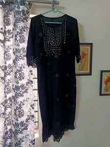 Women&#39;s Black Mirror Design Kurti &amp; Red Legging