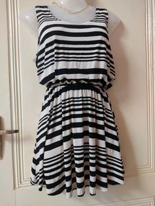 short printed striped dress